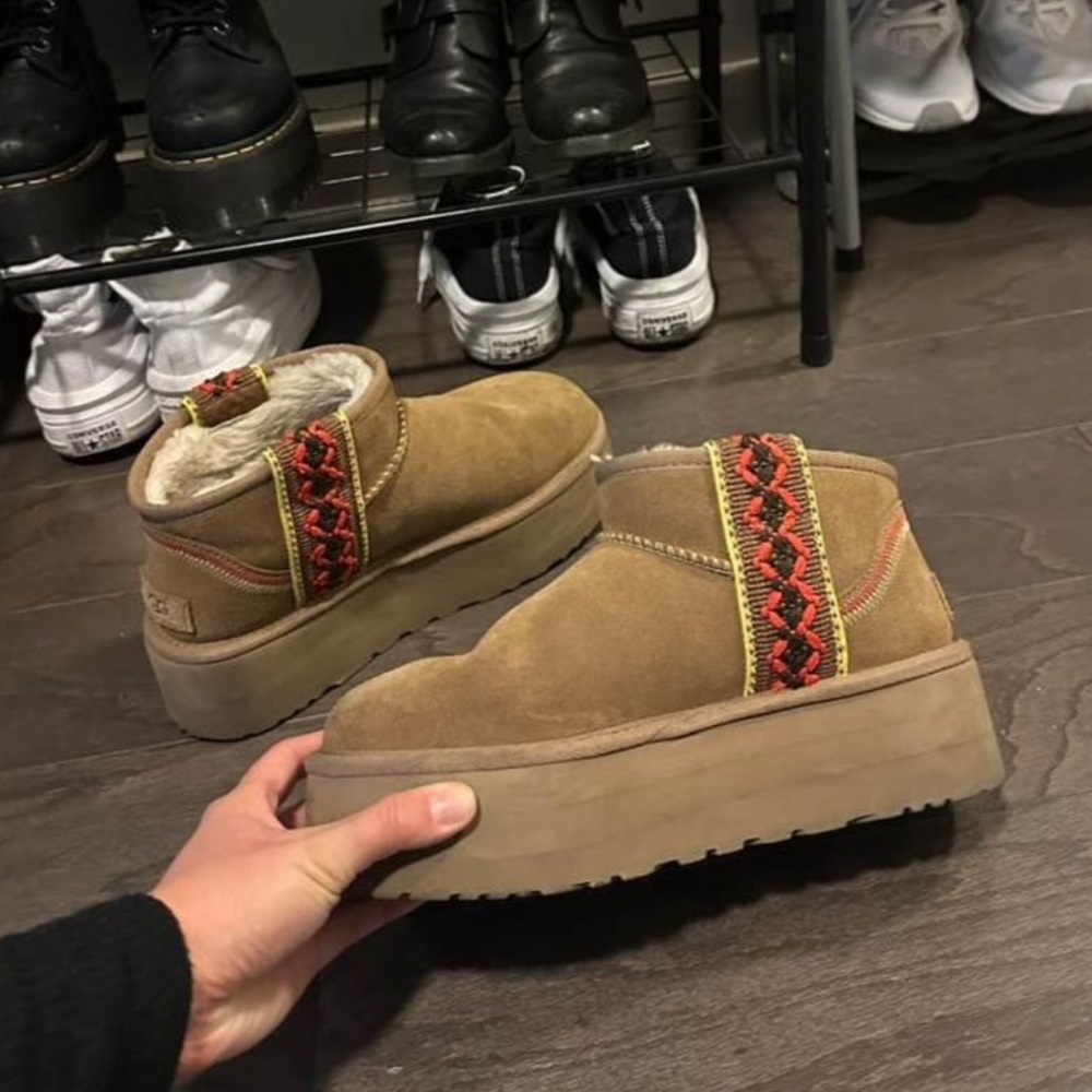 Gently used platform Ugg boot special edition